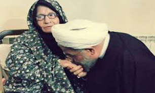 آوای ورزقان:مراسم تشییع والده دکتر روحانی آغاز شد