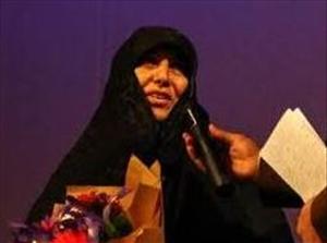 آوای ورزقان: بوسه رهبر انقلاب بر چادر مادر شهید فتنه ۸۸