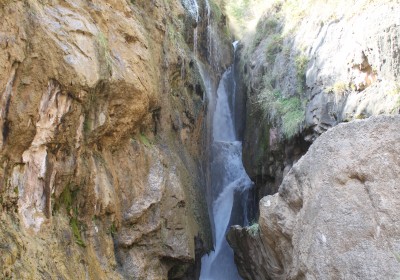آبشار گل آخور و طبیعتی بکر برای گردشگران+تصاویر