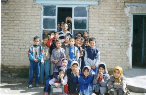 آوای ورزقان: دستان خالی، کودکان نیازمند و انتظار برای مهر