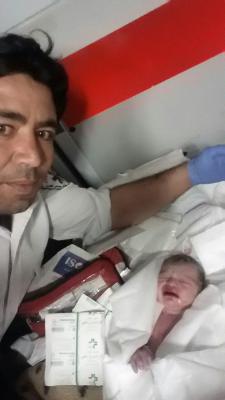 آوای ورزقان: نوزاد پسر در آمبولانس اوژانس ورزقان متولد شد